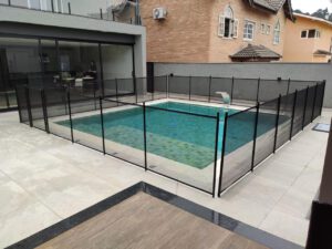 cerca de proteção para piscina